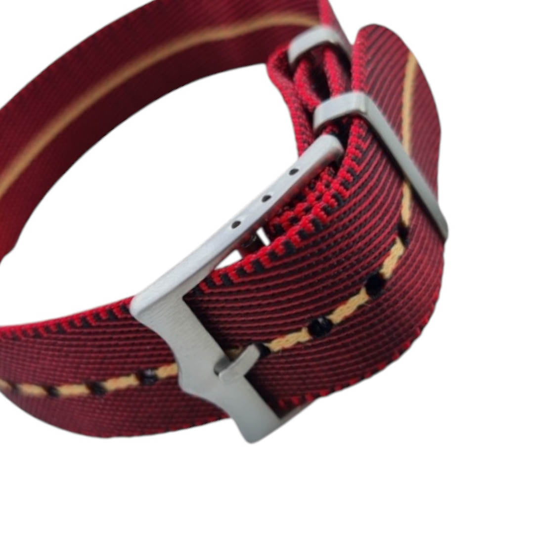 textiles Uhrenarmband mit mattierter Edelstahlschliesse